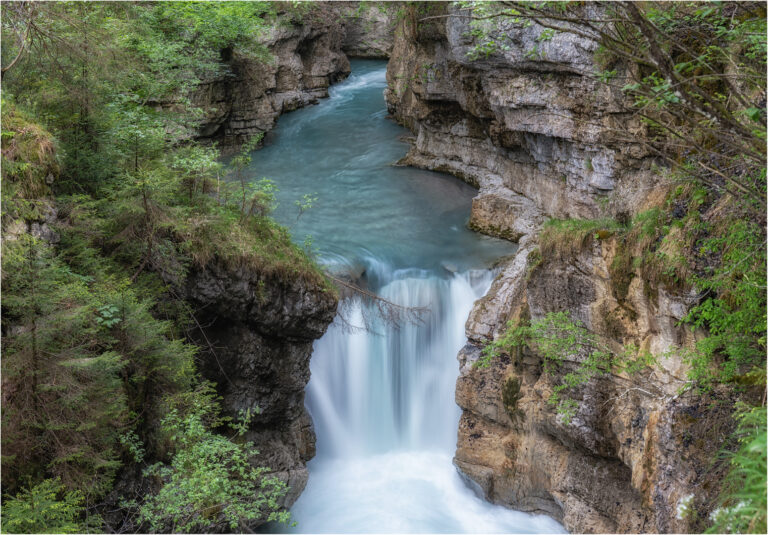 rissbach klamm und wasserfall 1109475b 2a70 4d83 996a 08af97bb0f75 768x535